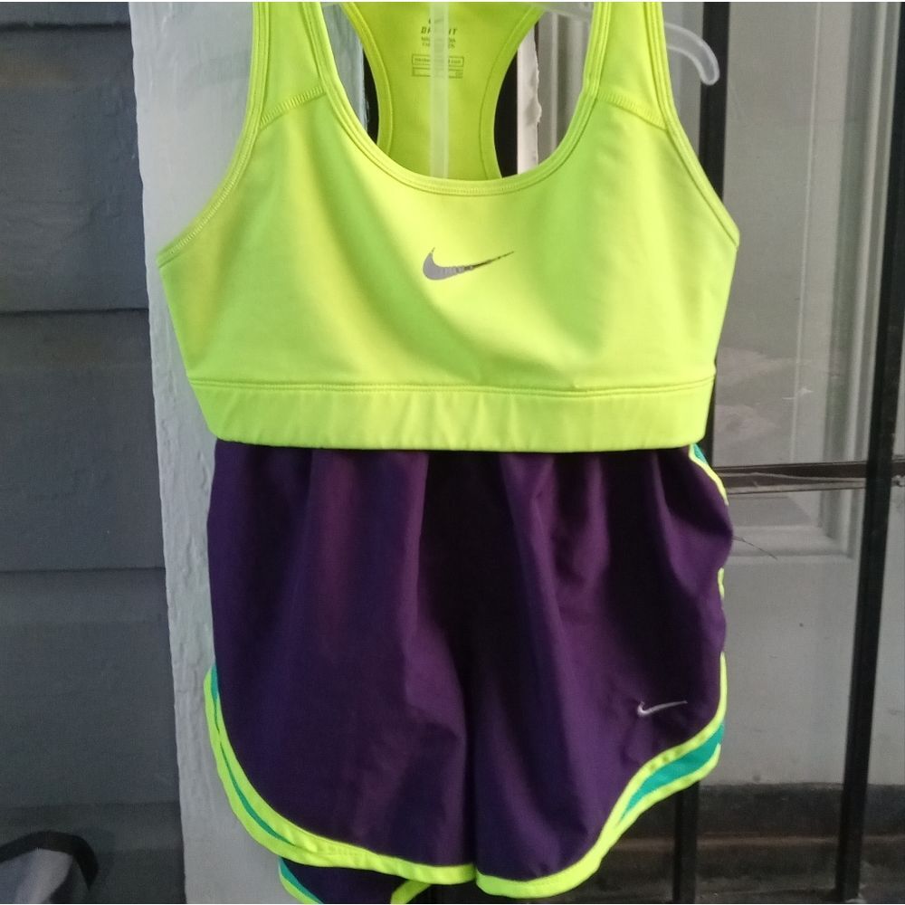 NIKE DRIFIT PERFORMANCE OUTFIT! BRA-SMALL shorts-MEDIUM​